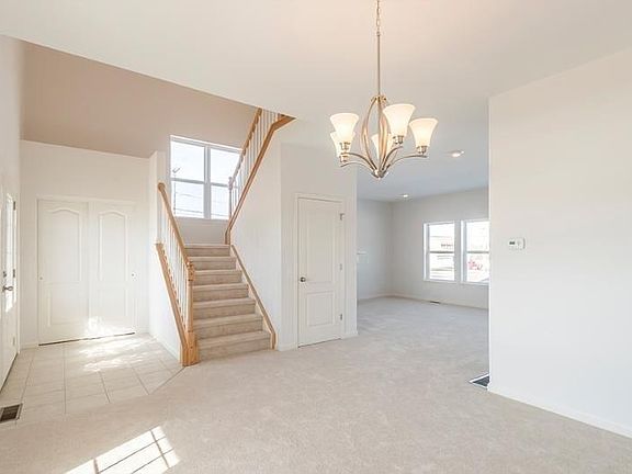 5th image of 235 York Bay Trl