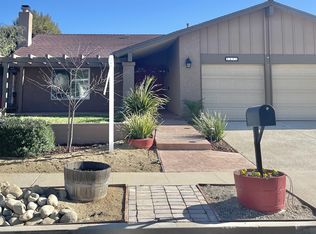 5474 E Geoffrey Ave, Simi Valley, CA 93063