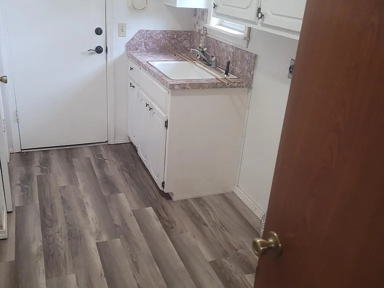 800 Sasha Ln — Photo 12