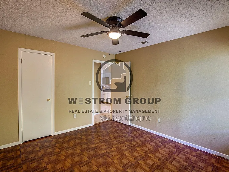 2700 S Adams St — Photo 15