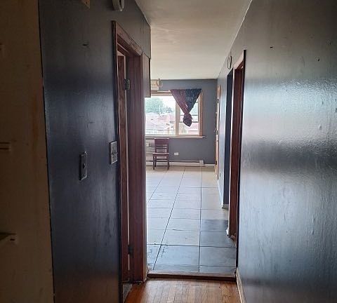 4th image of 381 Yates Ave