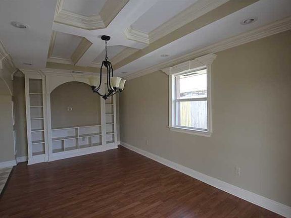 3rd image of 4908 Pentland Dr