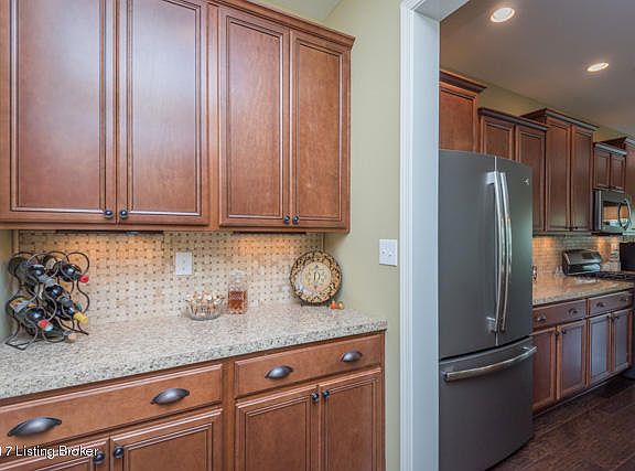 4th image of 719 Urton Woods Way