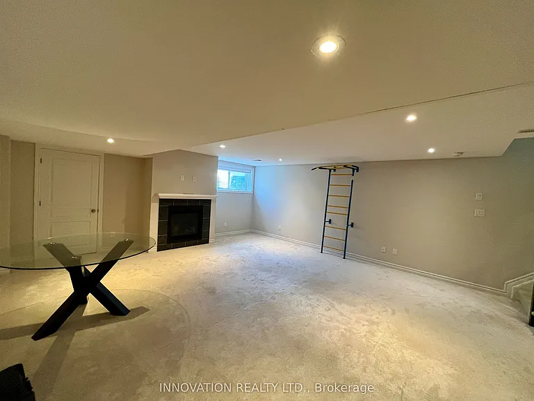 222 Dolce Cres — Photo 36