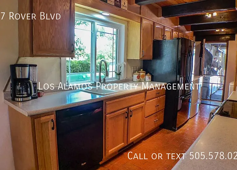 407 Rover Blvd — Photo 9
