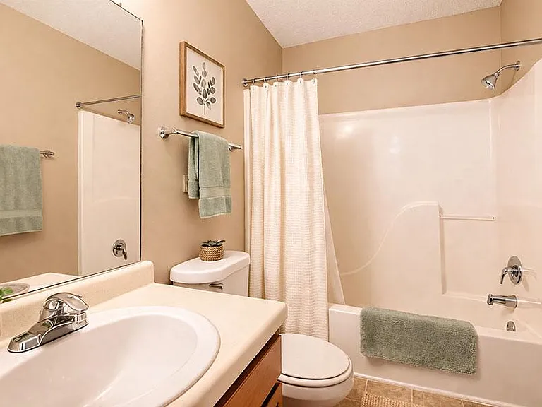 South Park Apartments — Photo 14