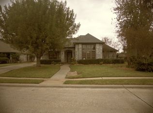 222 Crepe Myrtle St, Lake Jackson, TX 77566