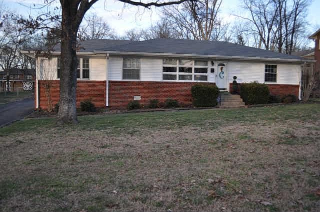 1st image of 803 Woodland Dr