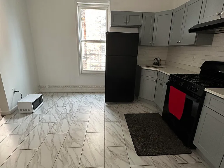190 Clinton Ave #4 — Photo 6