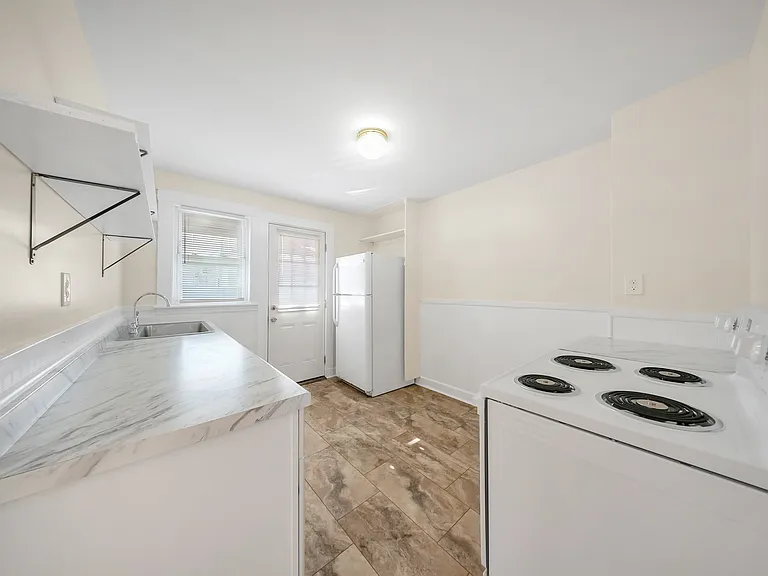 25 5th Ave #1 — Photo 5