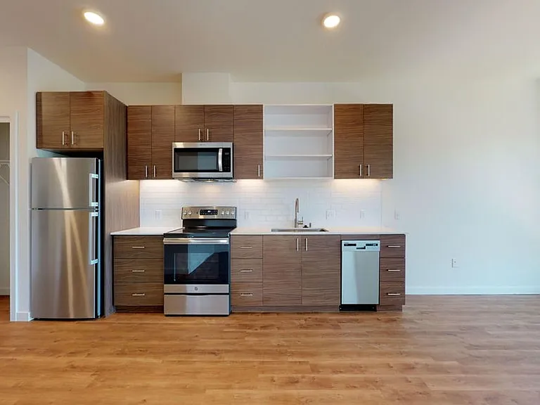 Maple Leaf Flats — Photo 25
