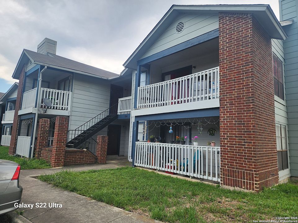 2nd image of 814 STATION ST
