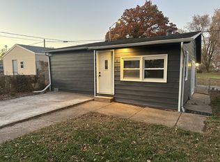411 2nd Ave #C, Silvis, IL 61282