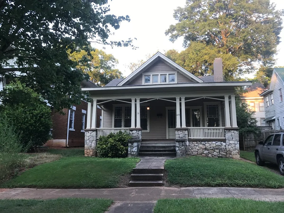 2 bed, 1.5 bath, 1569 sqft, $1,700 — Photo 1