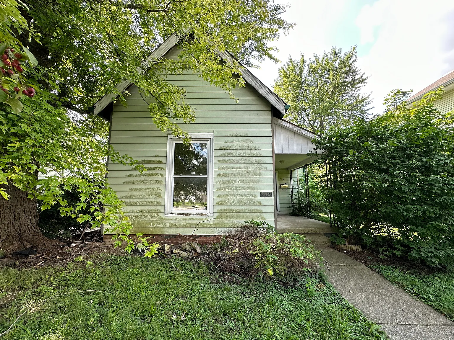 615 E Main St photo 1