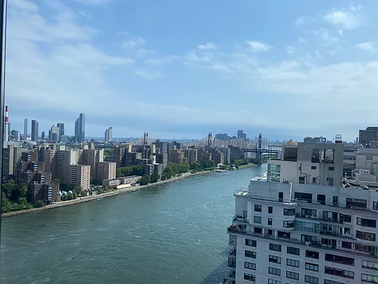 Rented by Solow Realty | media 17