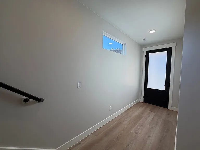 597 E Hemsworth Ln — Photo 3
