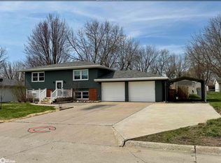 209 Windwood Dr, Carroll, IA 51401