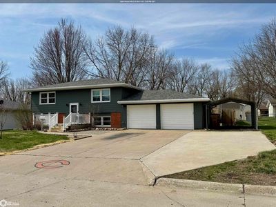 209 Windwood Dr, Carroll, IA, 51401