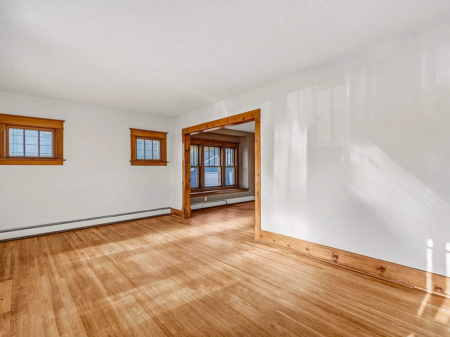 2 bed, 900 sqft, $1,400 — Photo 4