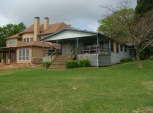 205 Esquire Estates Rd, Mabank, TX 75156