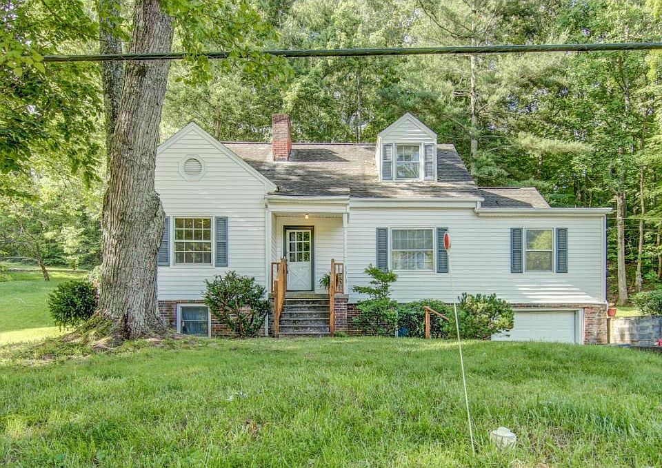 1013 Cherokee Rd, Johnson City, TN 37604 Zillow