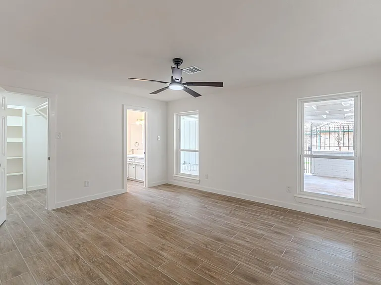 10519 Kirkwren Dr — Photo 30
