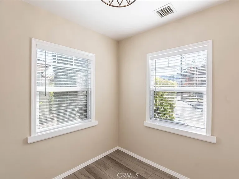 807 E Chevy Chase Dr #1 — Photo 8