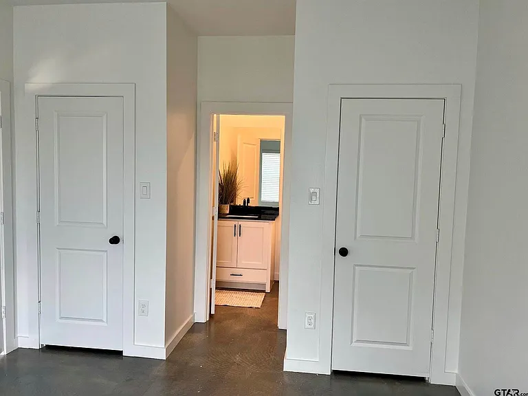 18747 FM 2493 — Photo 11