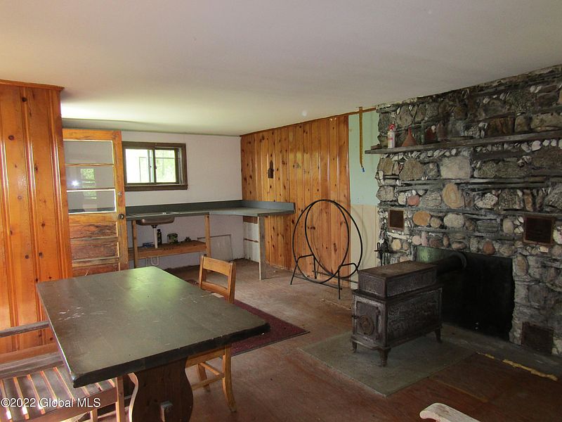 5th image of 346 Joe Chamberlain Rd. Road