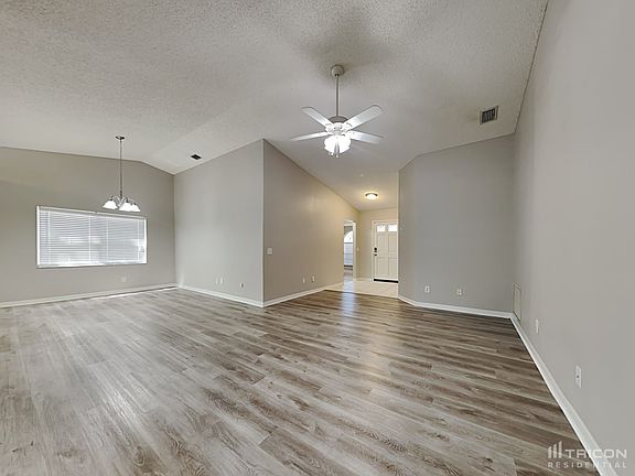 2nd image of 1119 Hardwood Dr