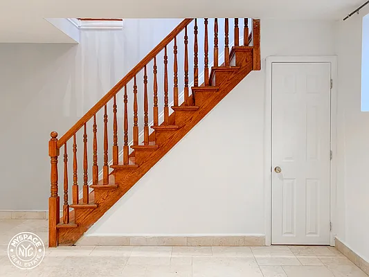 Rented by MySpaceNYC | media 7