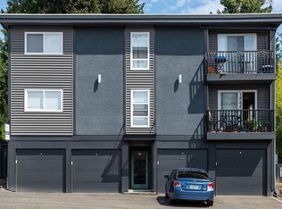 9556 Sand Point Way NE APT 8, Seattle, WA 98115