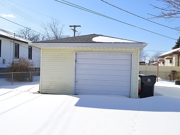 1 Car Detached Garage