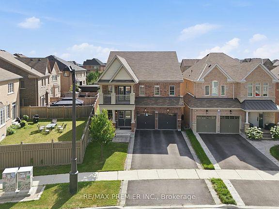 3rd image of 2 Tremblant Cres