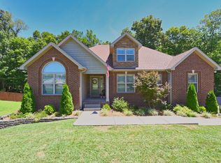 204 E Winterberry Trl, White House, TN 37188