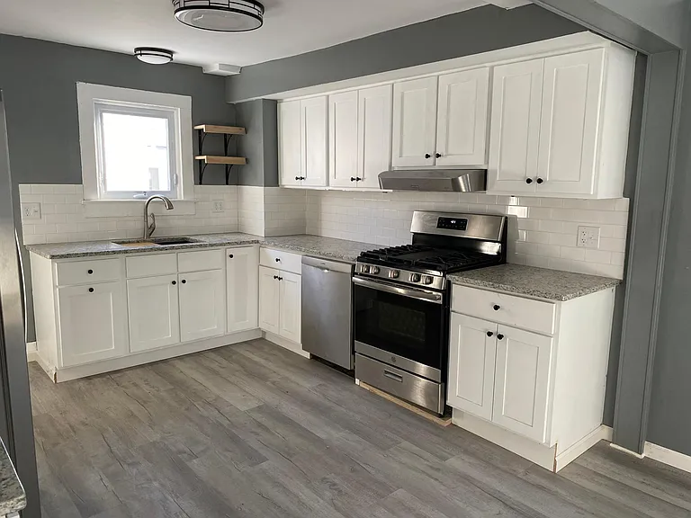 18 Cameron Ave — Photo 2
