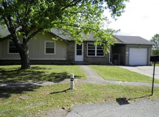 121 Kim Ct, Radcliff, KY 40160