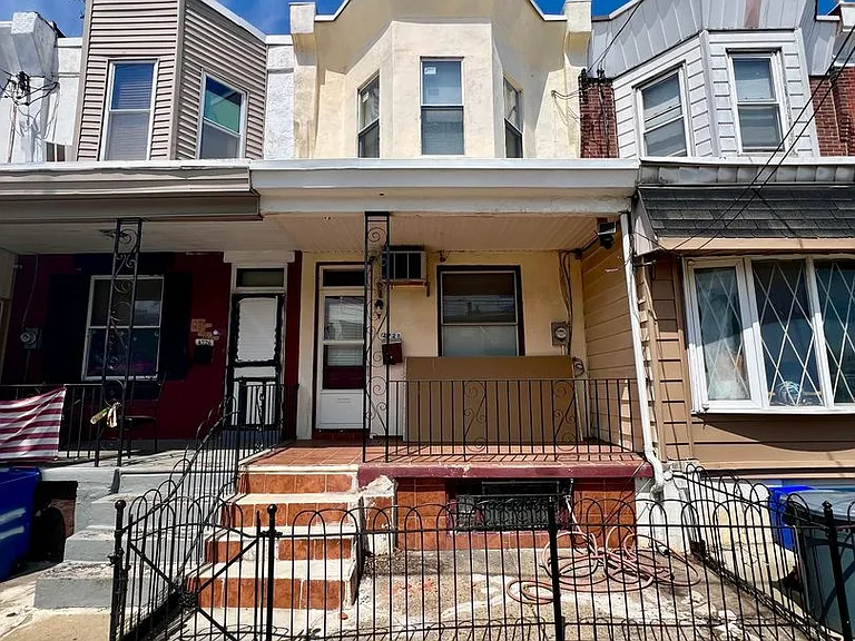 4728 Edmund St — Photo 2