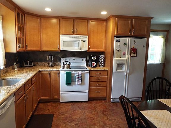 2nd image of 18 Charles St