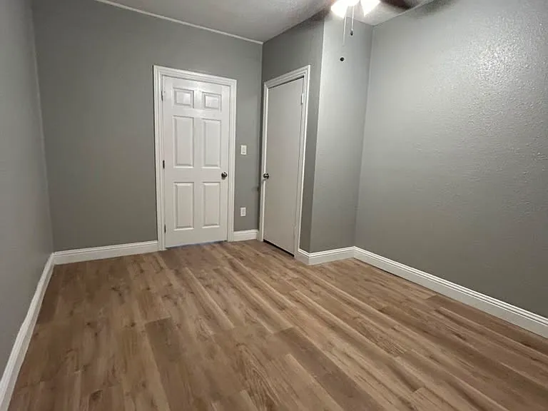 426 N Clements St — Photo 10