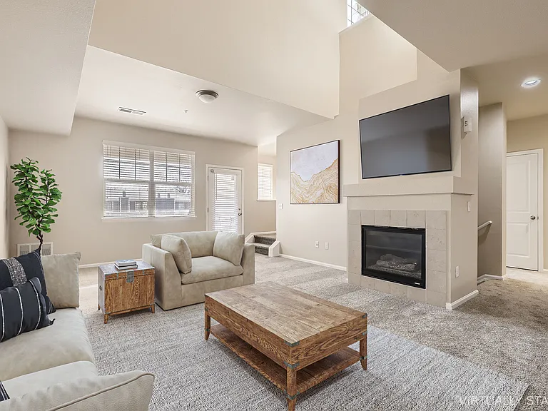 Maple Leaf Townhomes — Photo 10
