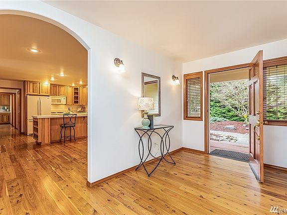 Large Entry w/Australian Cyprus Hardwood Floors & Sconce Lighting