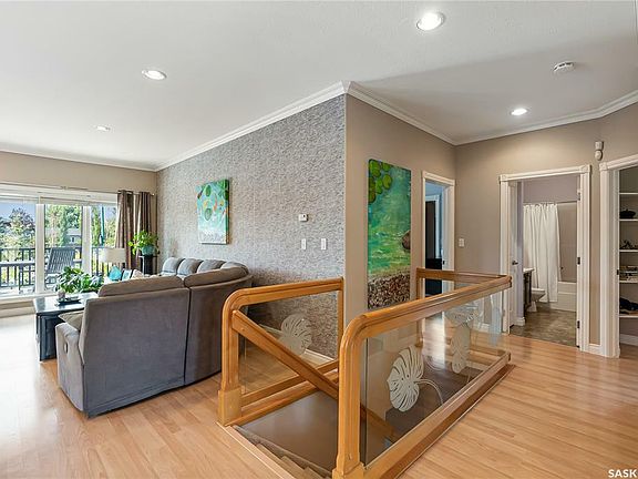 5th image of 1034 Carr Cres