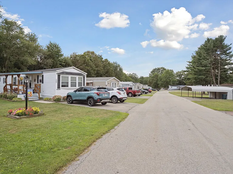 Sunny Acres — Photo 42