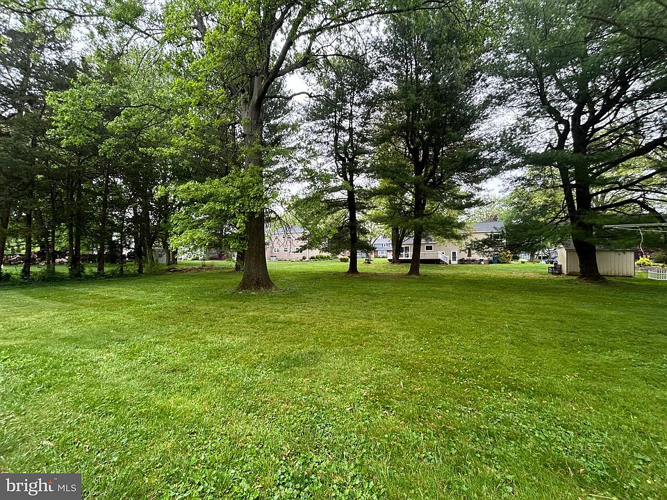 2nd image of 268 Hickory Rd