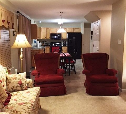 5th image of 2501 Old Farm Dr