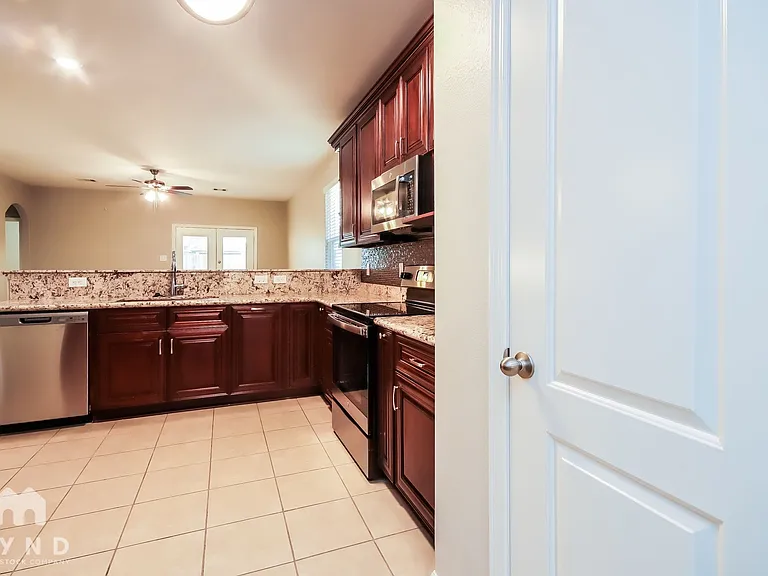 6510 Pine Tree Spg — Photo 3