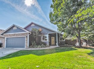 1027 Newcastle St, Medford, OR 97501