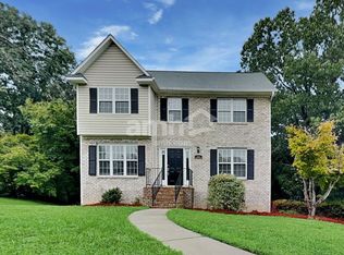 145 Valleyoak Ct, Clemmons, NC 27012